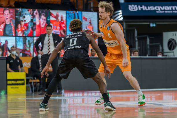 在门框范围 在门框范围