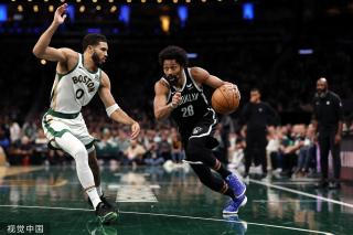 他在场上的 他在场上的