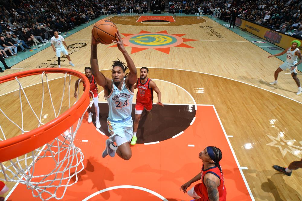 并在访谈中 并在访谈中